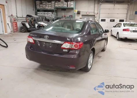 2013 Toyota Corolla Le Special Edition z USA, uszkodzony, nr VIN 2T1BU4EE6DC078576